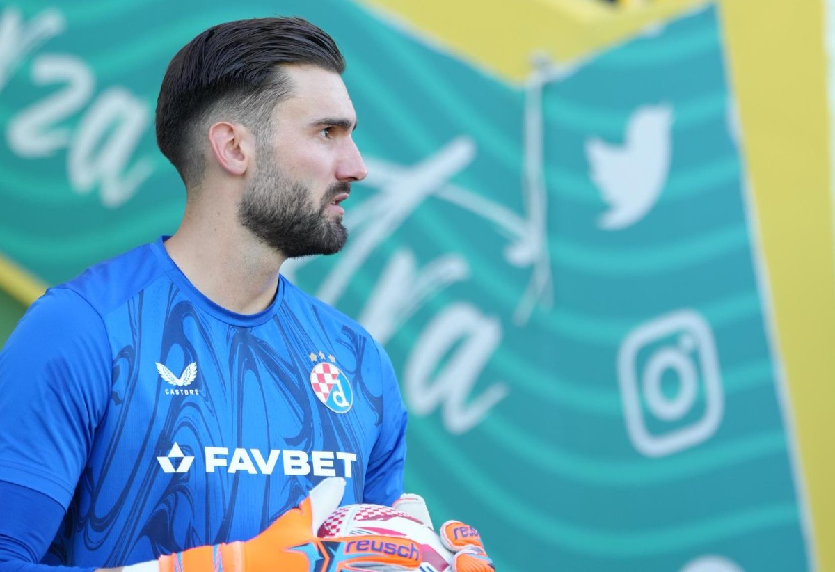 Plavima bod, Kravtsov debitirao, Prevljak prvi put zabio za Dinamo, Stojković zaigrao s brojem 10