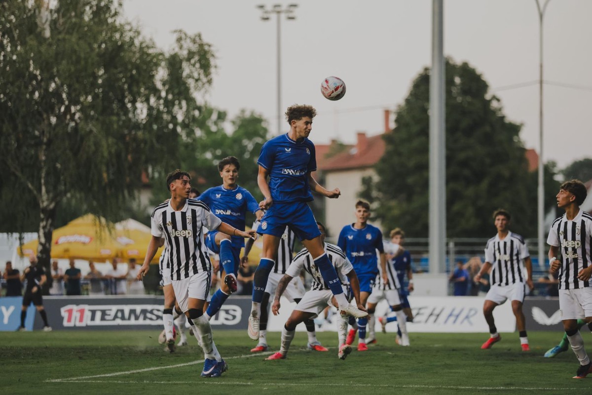 Nogometni spektakl na Ramljaku, Juventus ipak zadržao prednost, Dinamo nijanse dijelile od preokreta