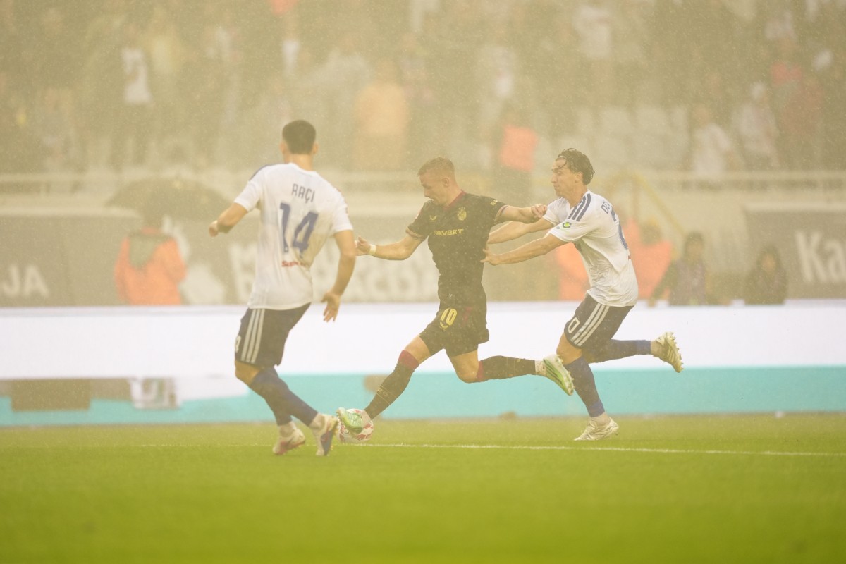 Derbi odigran po teškim vremenskim uvjetima, Dinamo poveo, Hajduk preokrenuo rezultat