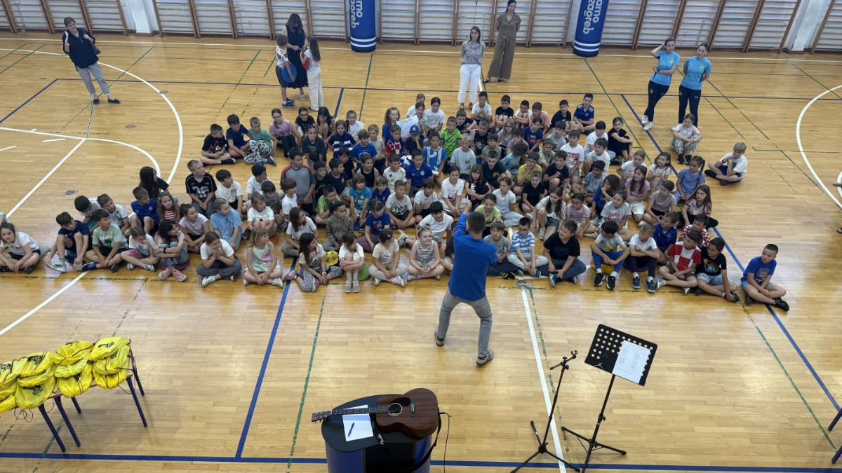 Plavko brings joy to Remete: Dinamo's project reaches 18th school