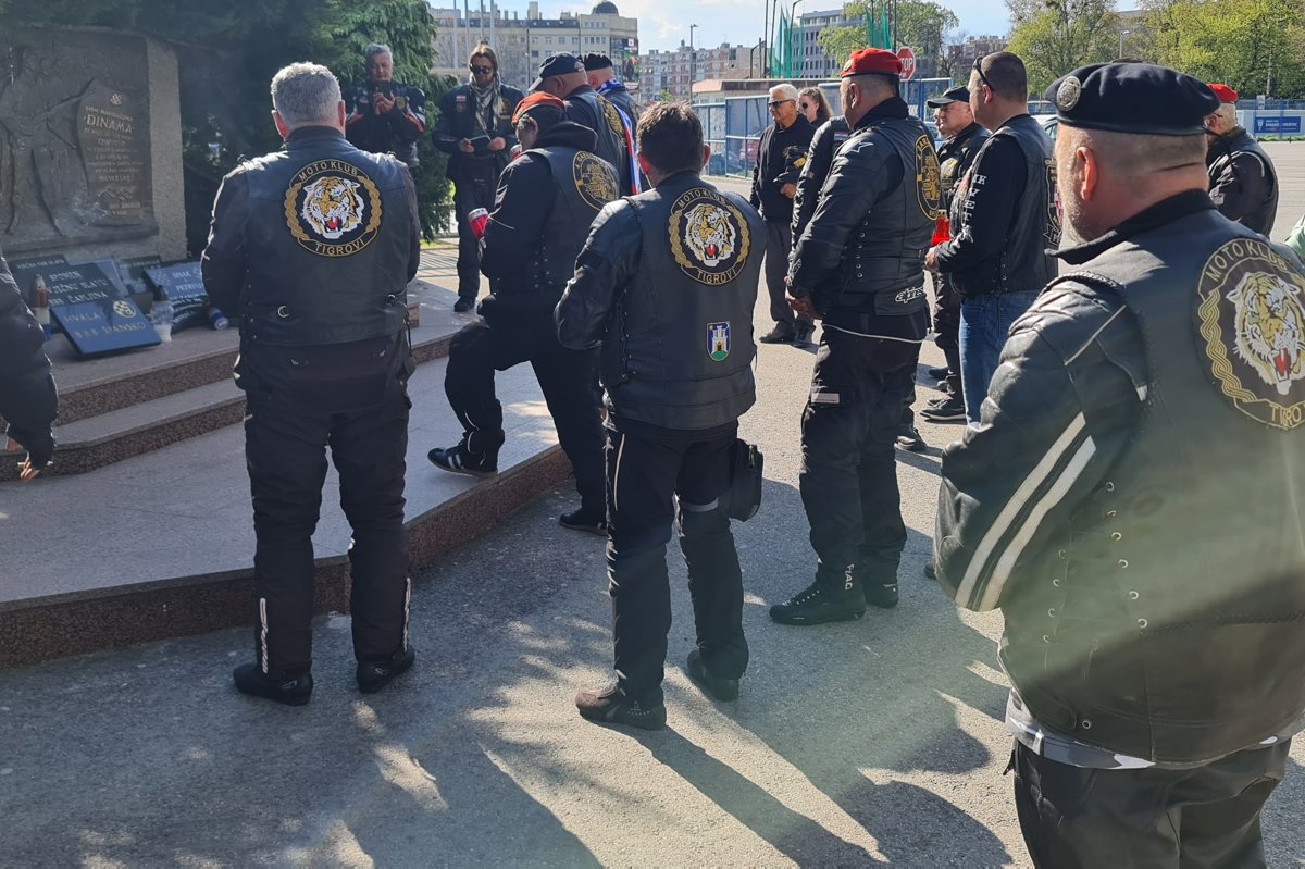 MOTO KLUBOVI ODALI POČAST NAVIJAČIMA POGINULIM U DOMOVINSKOM RATU