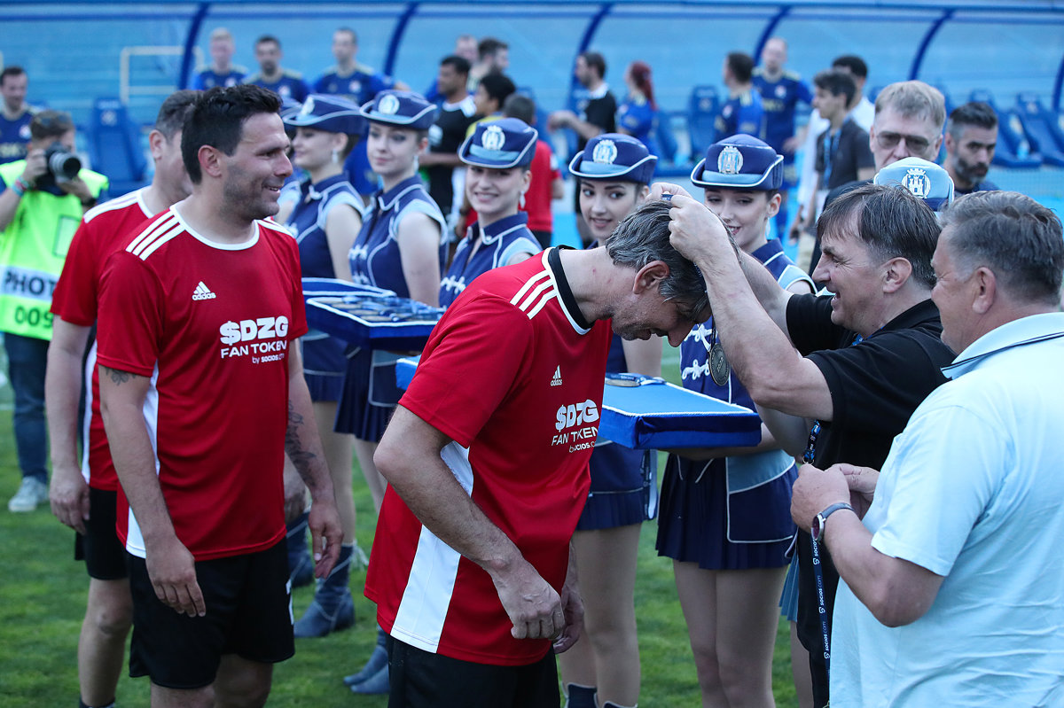 Specijal: Veterani i navijači zaigrali na glavnom terenu