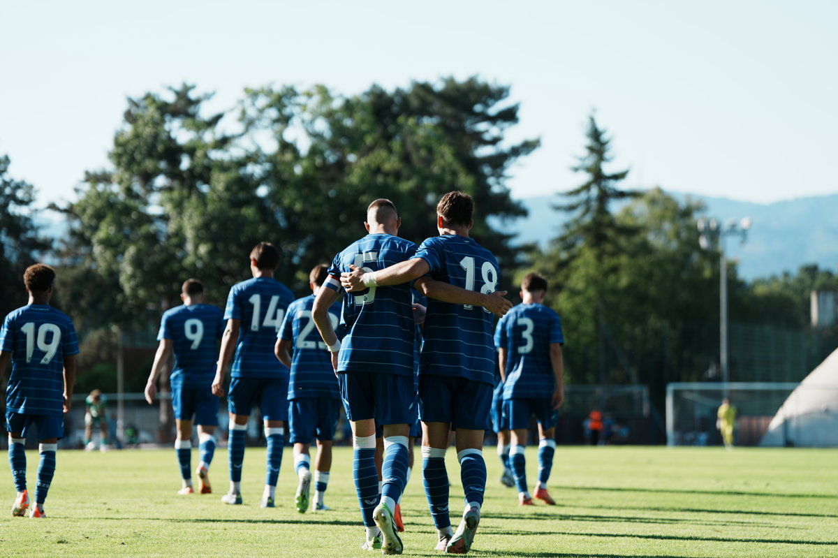 U atraktivnom dvoboju Dinamo svladao Rapid, u subotu protiv Manchestera za prolaz u finale