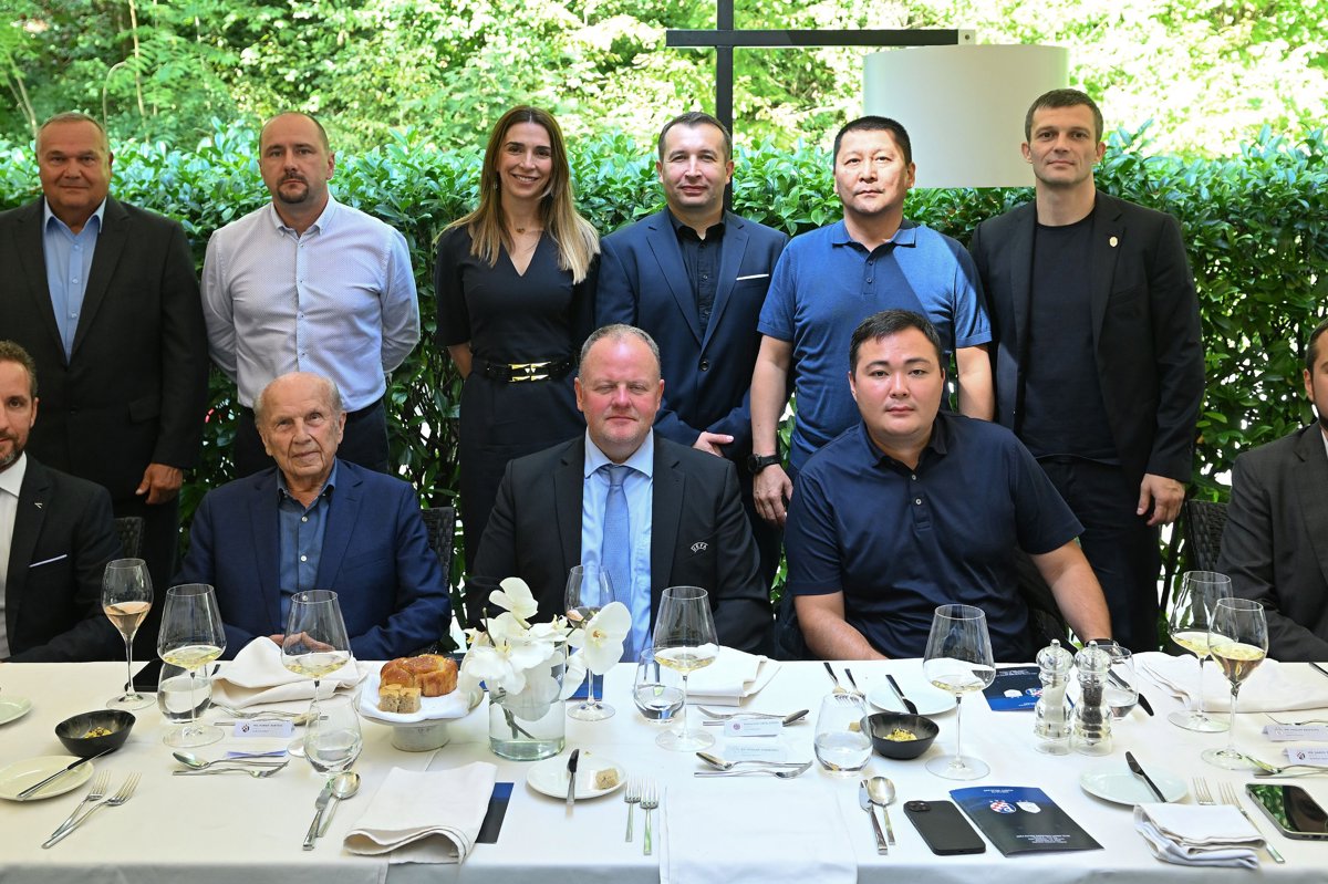 Službeni ručak delegacija Dinama i Astane