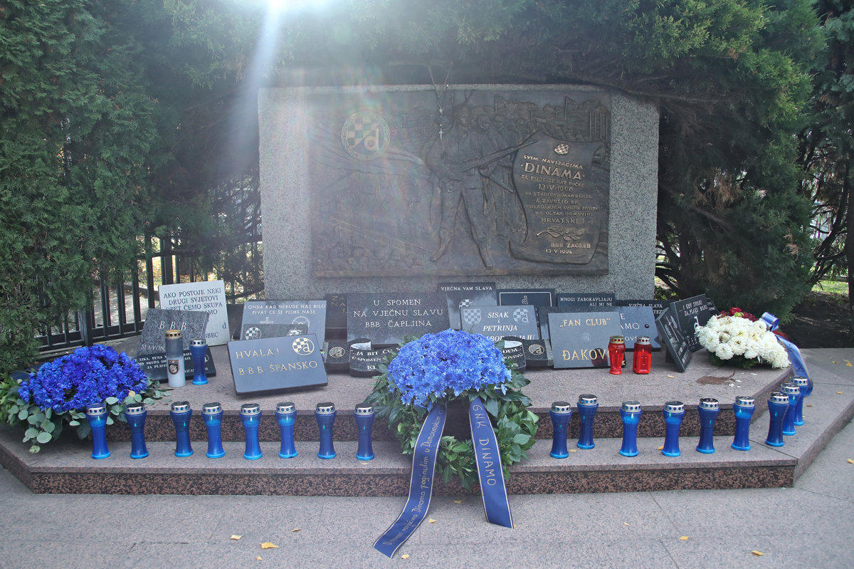 Delegacija kluba odala počast žrtvama Vukovara i Škabrnje