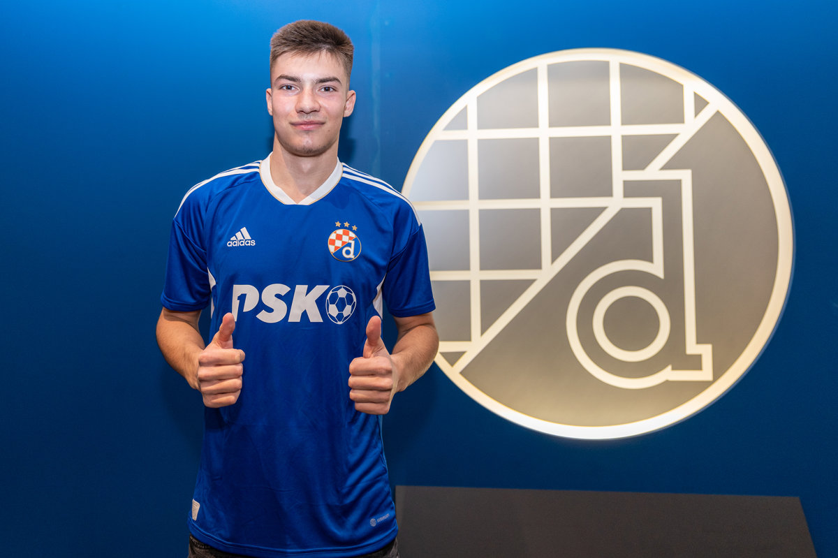 Moreno Živković potpisao višegodišnji ugovor s Dinamom