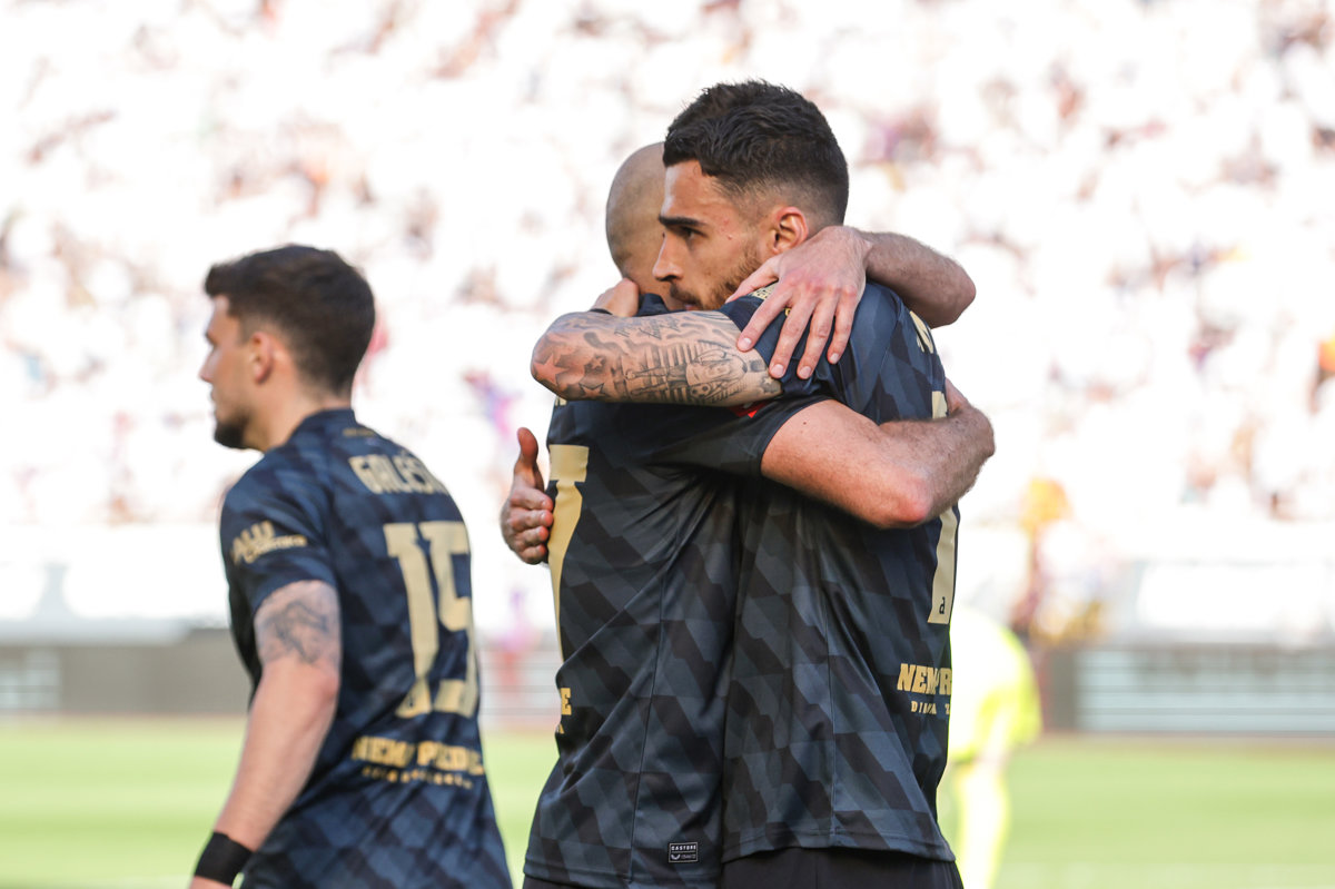 Maksimir slavi i pjeva “prvi smo prvi sad”: Dinamo pobjedom na Poljudu preuzeo vrh ljestvice