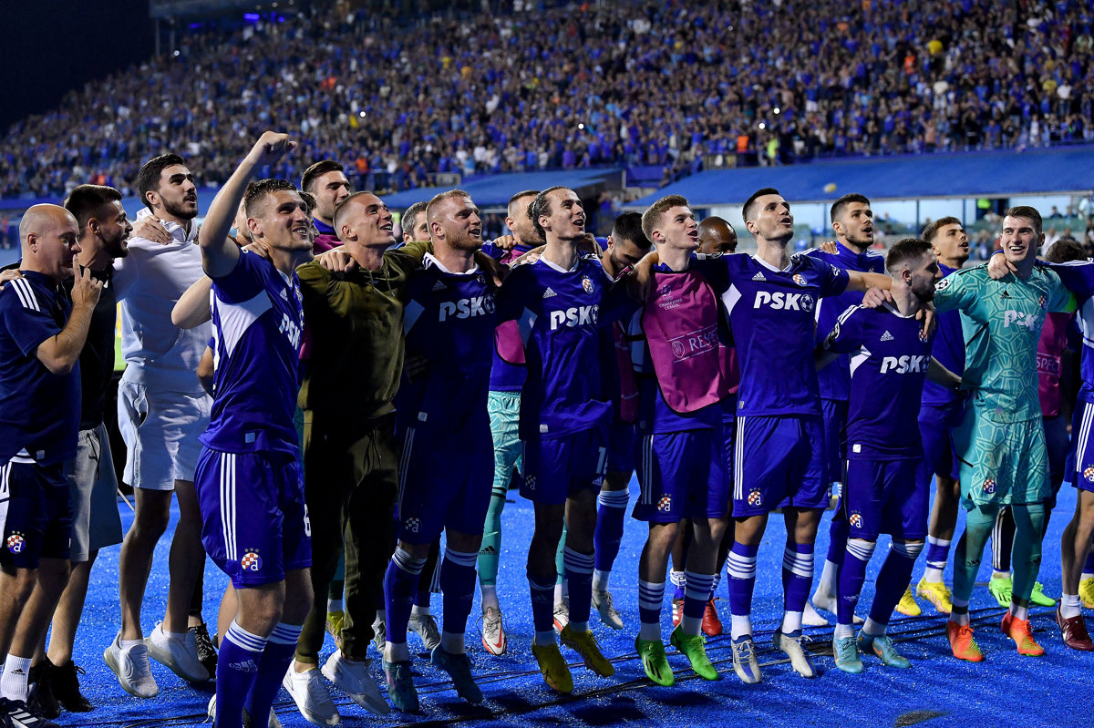 Rasprodane tribine zapad dolje i gore