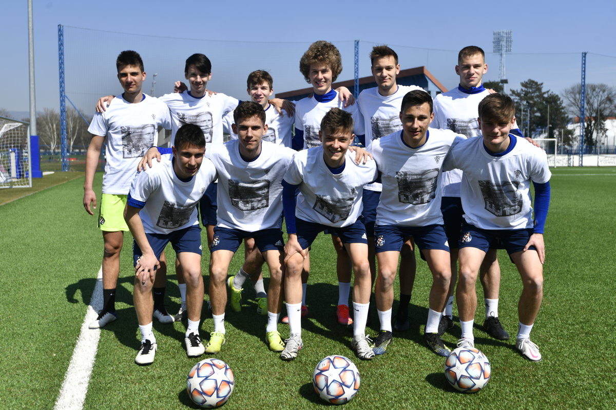 Mlade generacije Dinamove škole uče o Luki Modriću