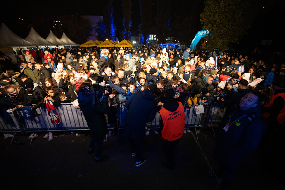 "Dinamovo" zaplavilo Trešnjevku: Tisuće navijača uživalo na nedjeljnom druženju na zapadu grada