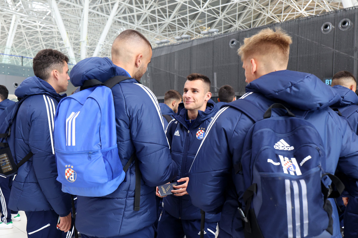 FOTO i VIDEO: Juniori Dinama putuju u London