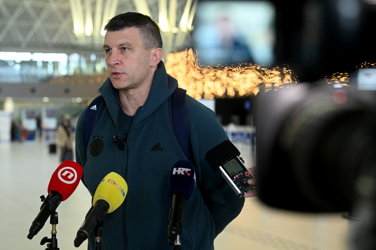 FOTO | Plavi otputovali u Astanu, trener Jakirović: Spremni smo i znamo što trebamo činiti