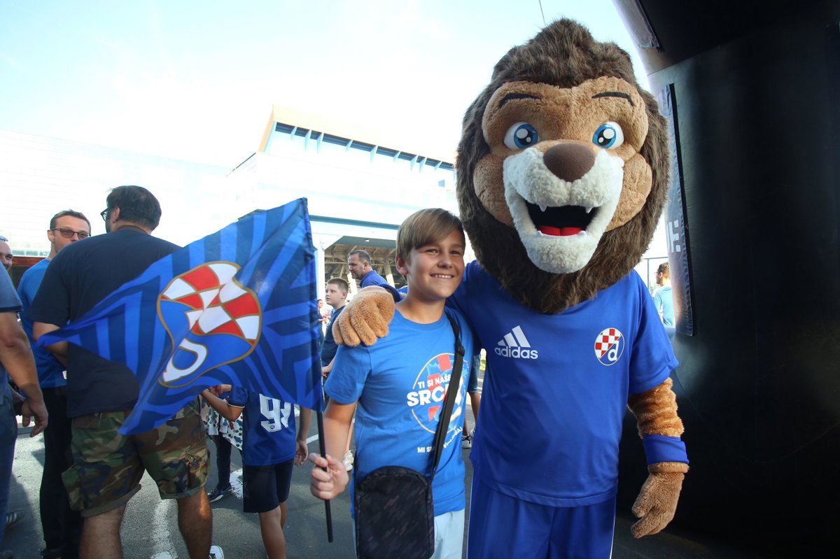 Zabavne aktivnosti za djecu na utakmici Dinamo - Rijeka