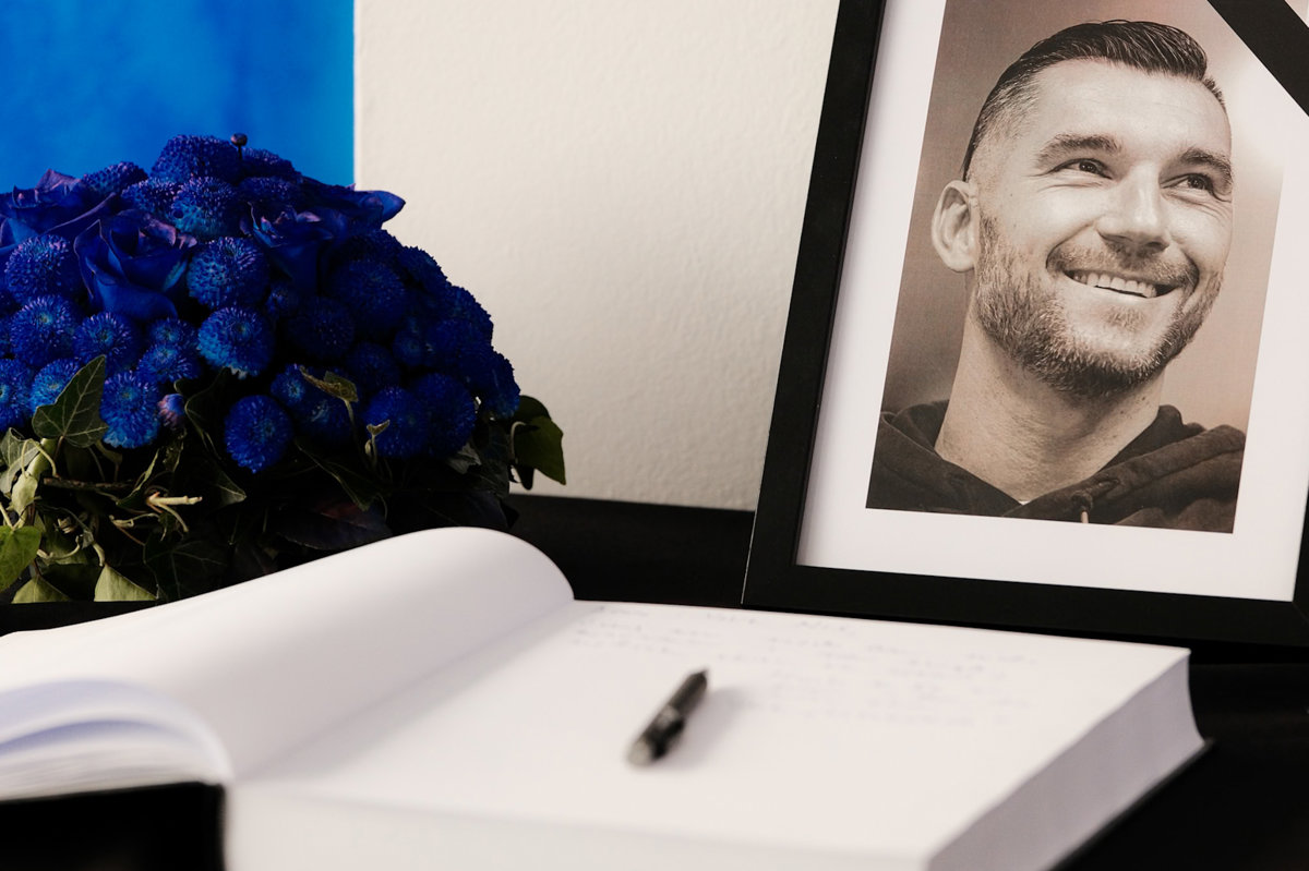 Posljednji pozdrav našem Nikoli Pokrivaču