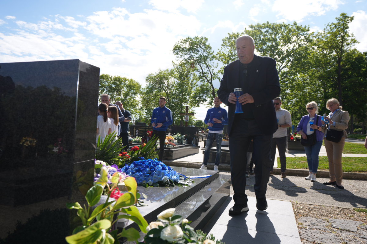 Dinamova delegacija na posljednjem počivalištu našeg Ivana Turine