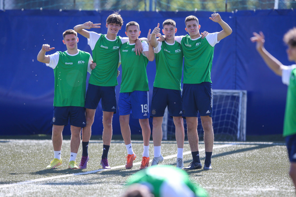 Trening mladih igrača Dinama uz podršku ukrajinskim nogometašima