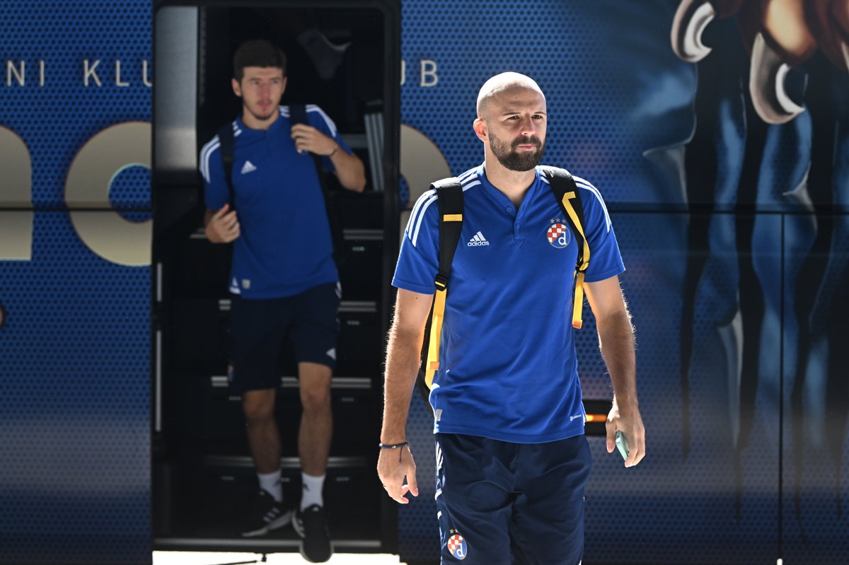 FOTO | Plavi otputovali u Atenu na susret 3. pretkola UEFA Lige prvaka