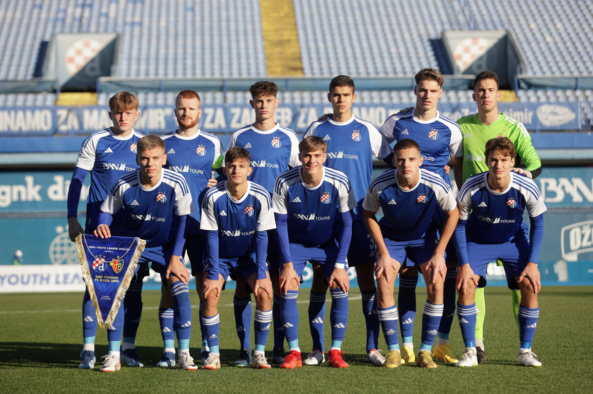 Plavi ostali s igračem manje, Basel odolio napadima i prošao dalje