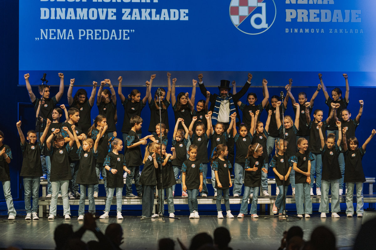 300 ‘klinaca’ slavilo Dinamo na dobrotvornom koncertu u Lisinskom