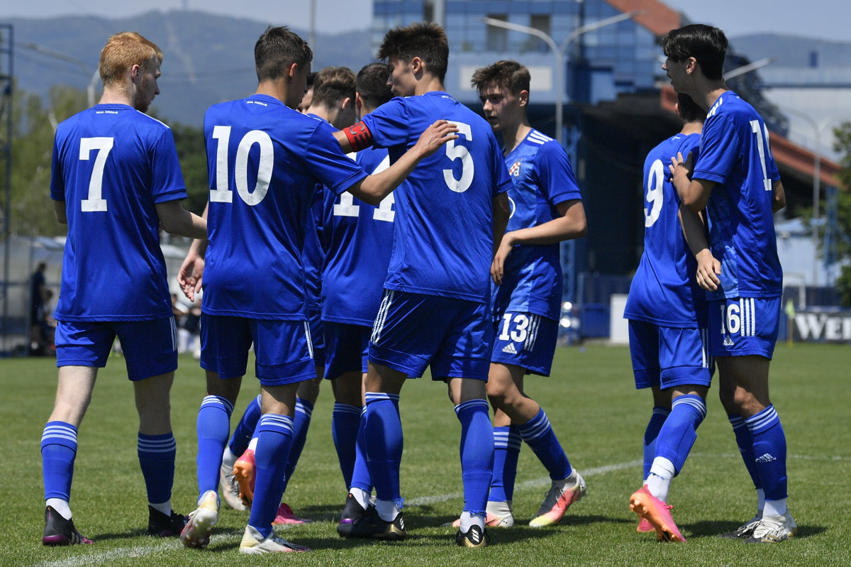 Dinamovi kadeti proslavili naslov prvaka