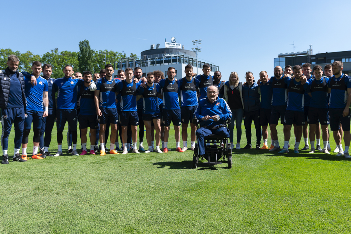 Klupska legenda Rudolf Belin posjetio Dinamovu momčad: Dečki, hvala vam!