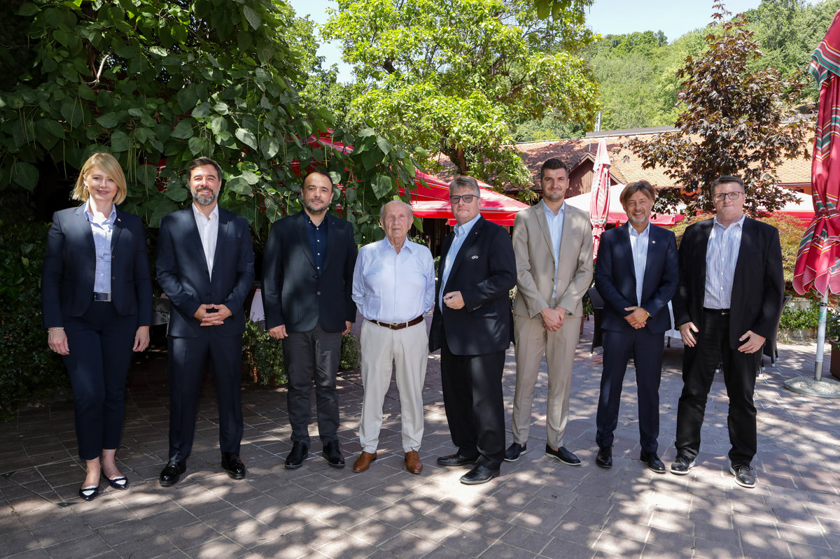 Službeni ručak delegacija Dinama i Shkupija