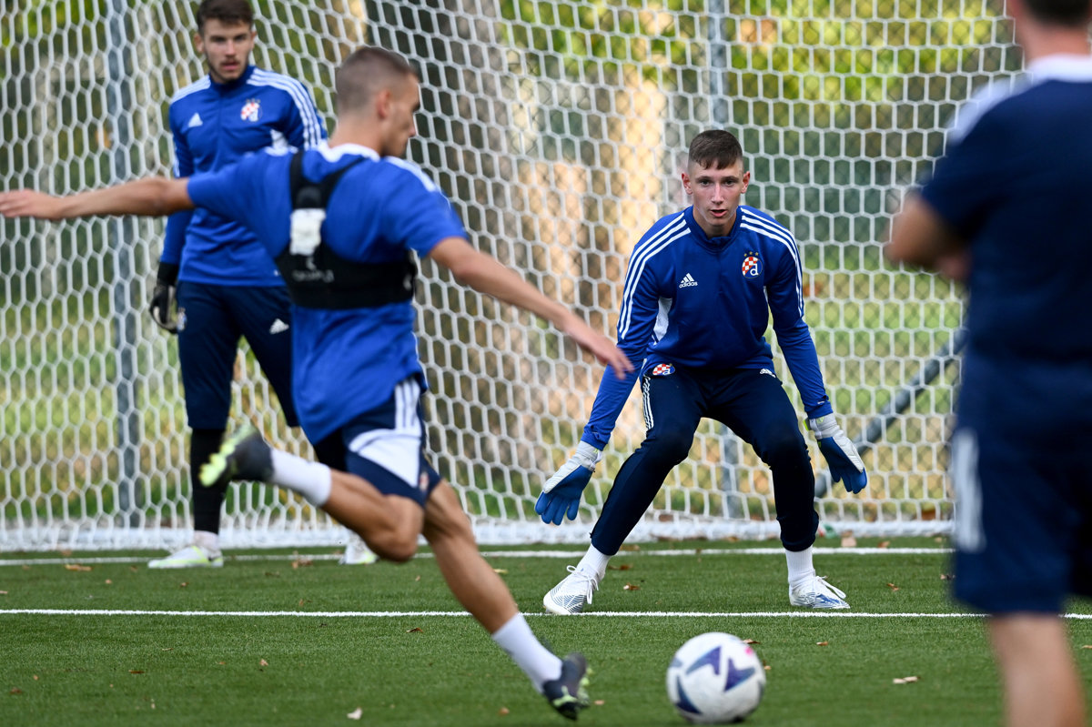 FOTO i VIDEO: Posljednji trening juniora Dinama uoči Milana