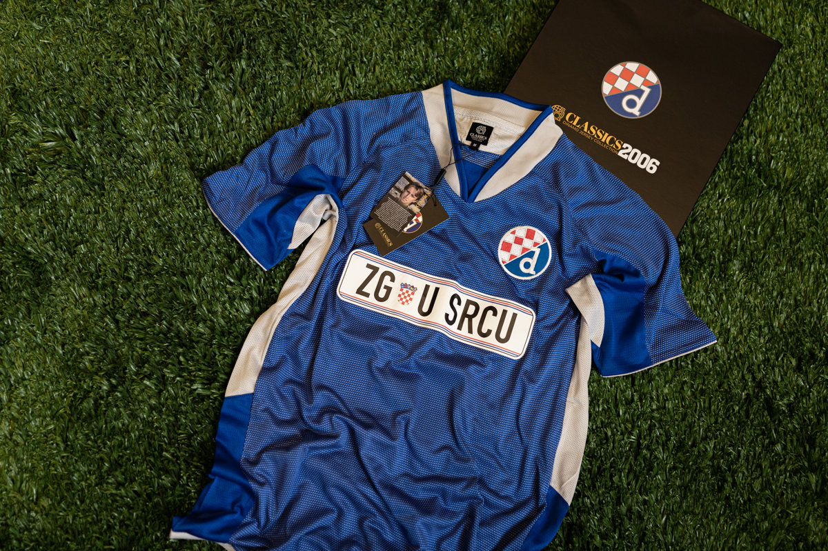 Ekskluzivno: Dinamo retro dres 2006.!