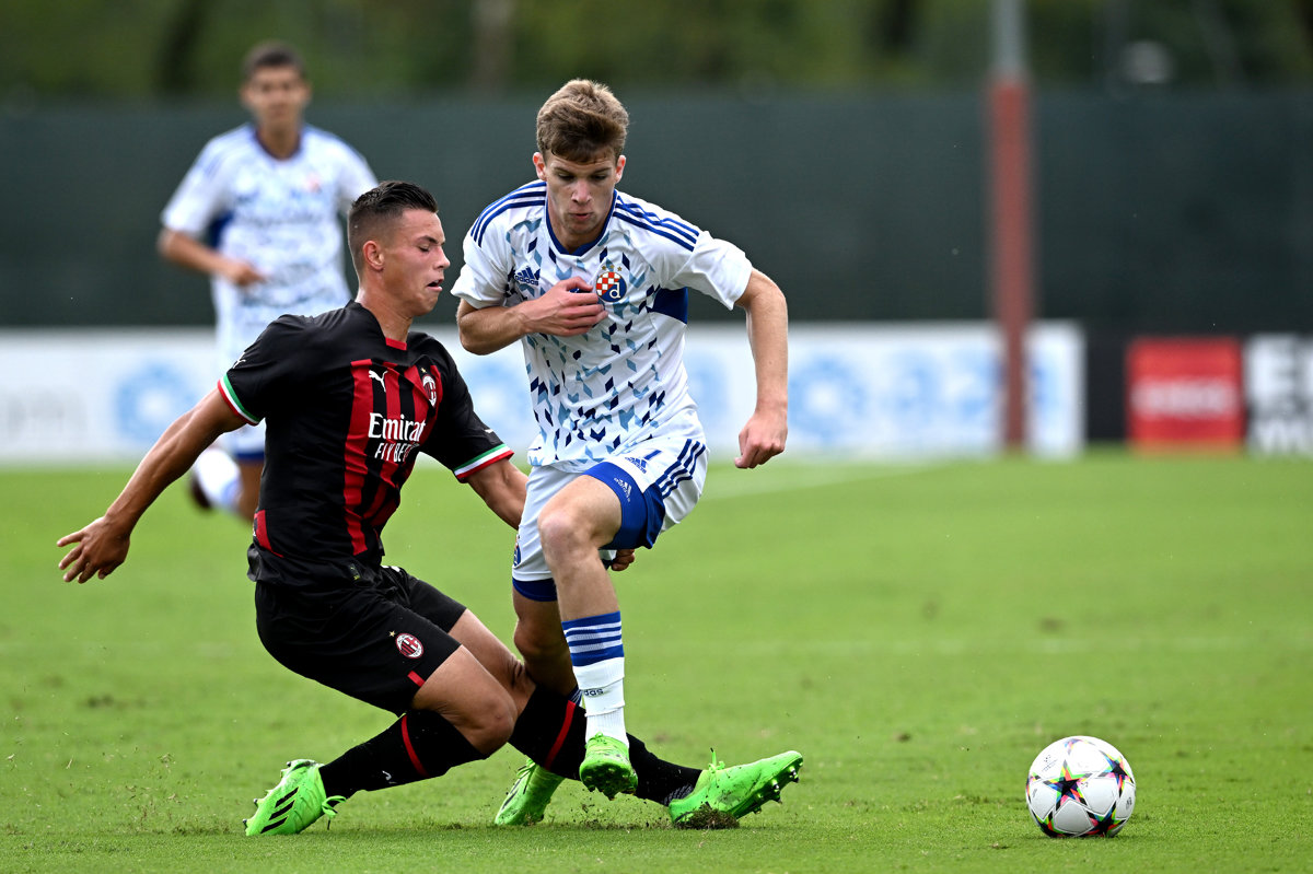 Milan slavio, Dinamo na drugom mjestu