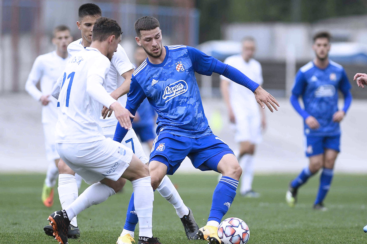 Plavi s tri pogotka ispratili Osijek II