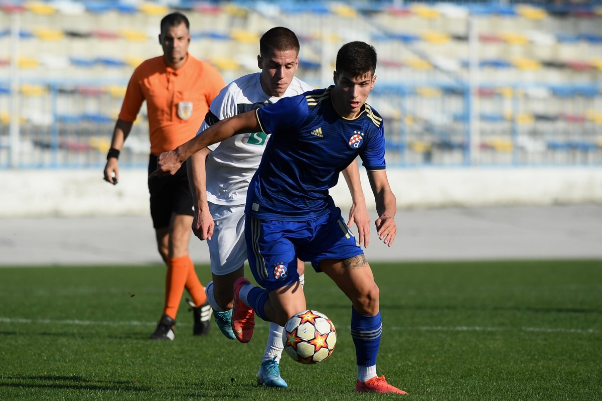 Plavima bod protiv lidera