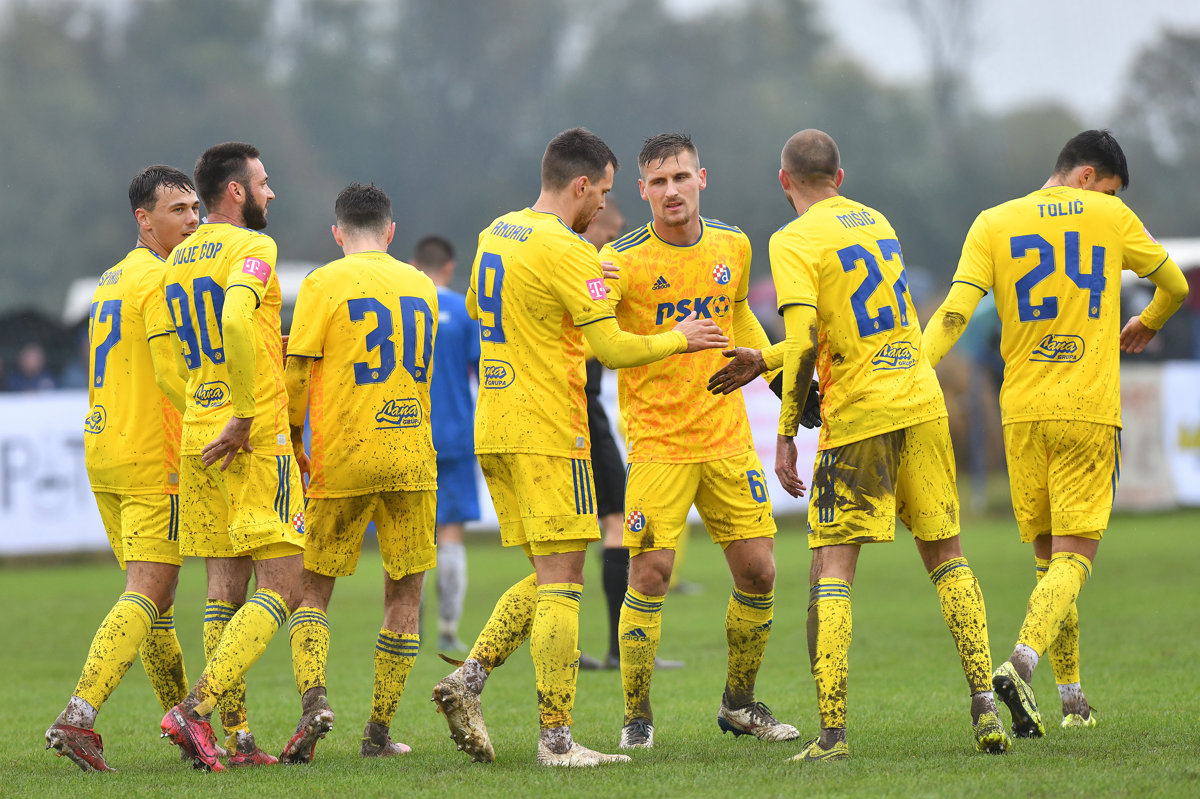 Sedam pogodaka na reviji u Nedeljancu