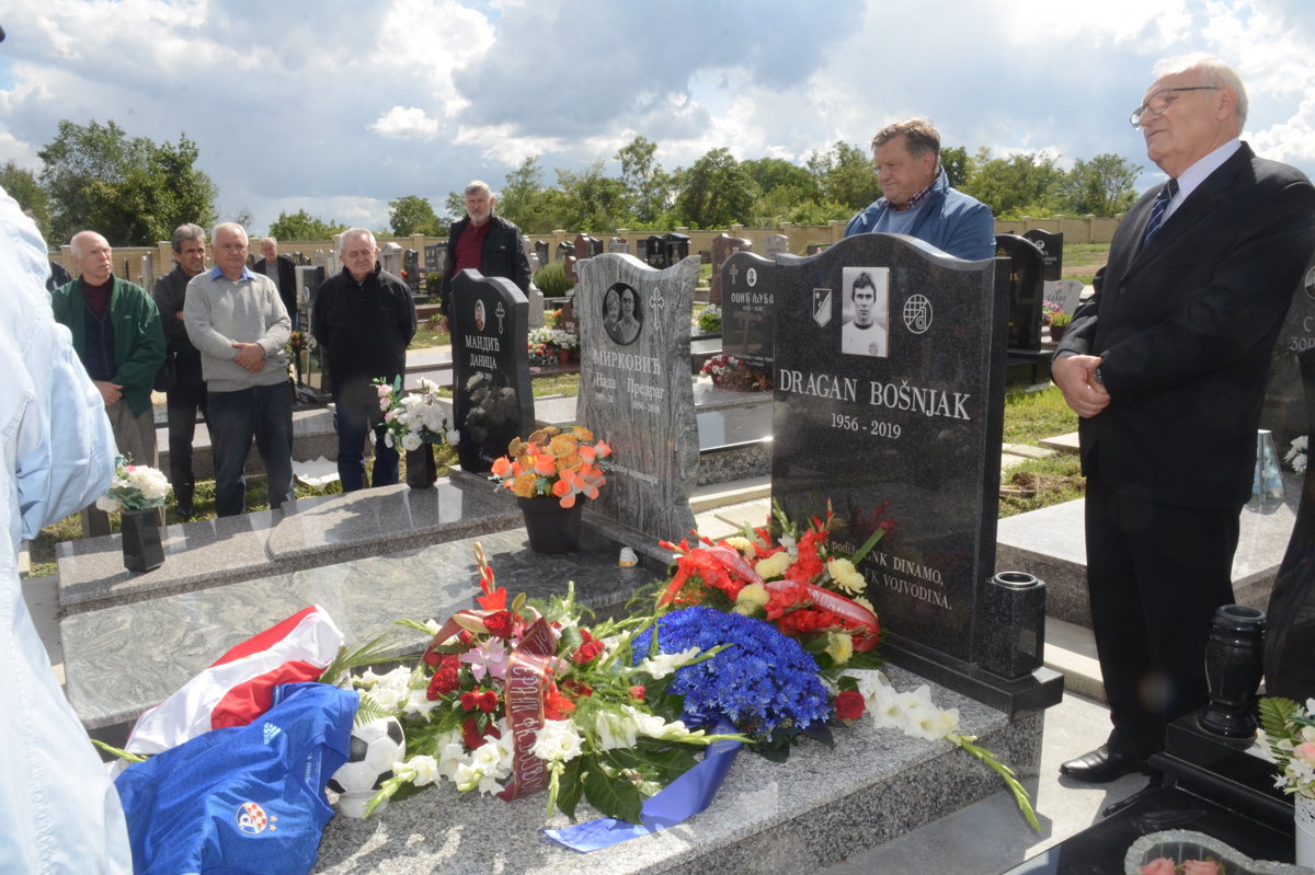 Podignut nadgrobni spomenik Draganu Bošnjaku