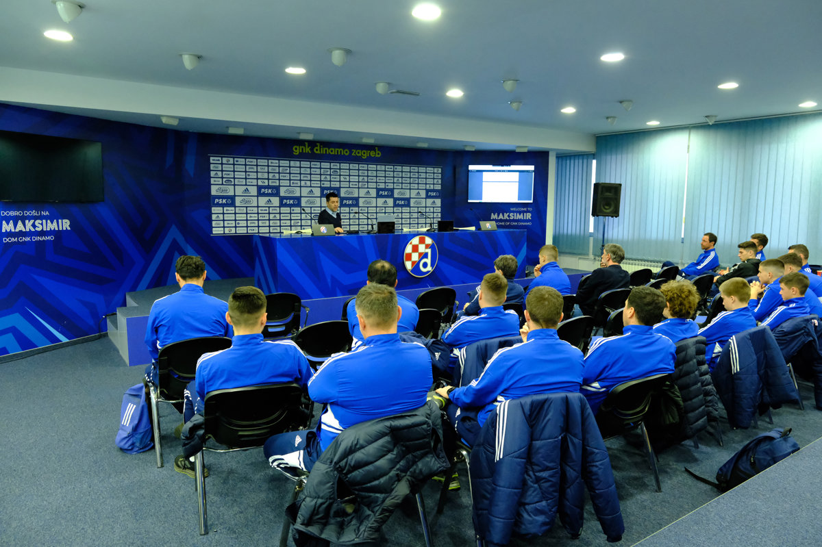 Prezentacija za igrače škole: Nova sudačka pravila FIFA-e